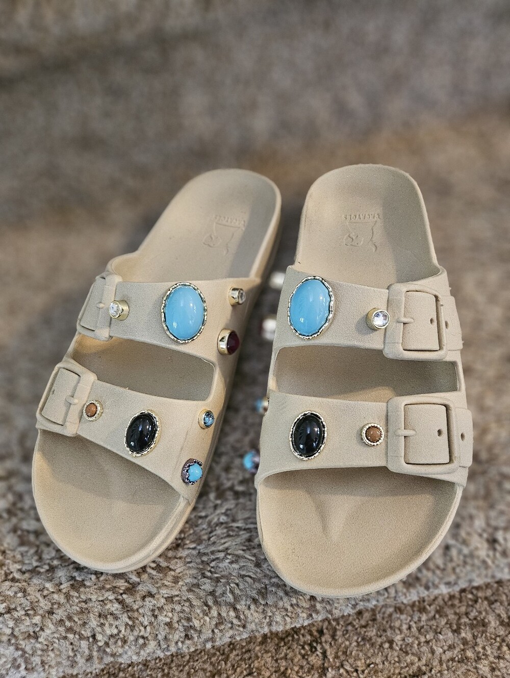 Cacatoes JOIA - CHALK Tan Beaded Rubber Beach Pool Slides Sandals US 6